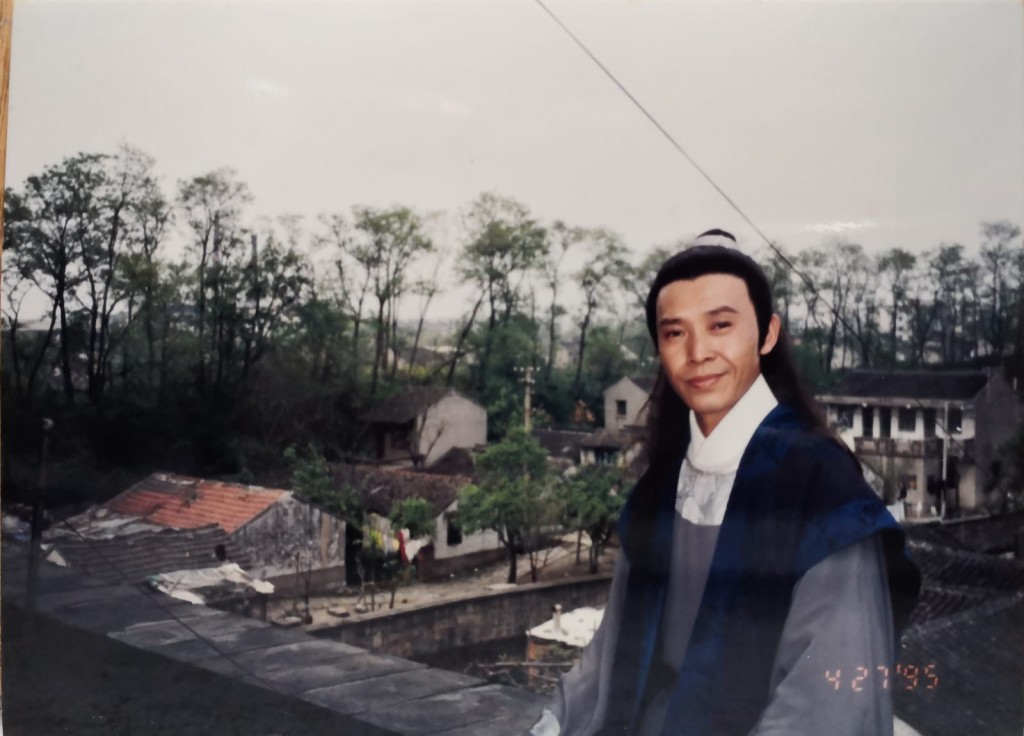 擅長繪畫山水畫的陳勉良，飾演古裝劇外，亦會任電影、劇集的藝術替手，包括《金裝四大才子》、電影《金枝玉葉》等。